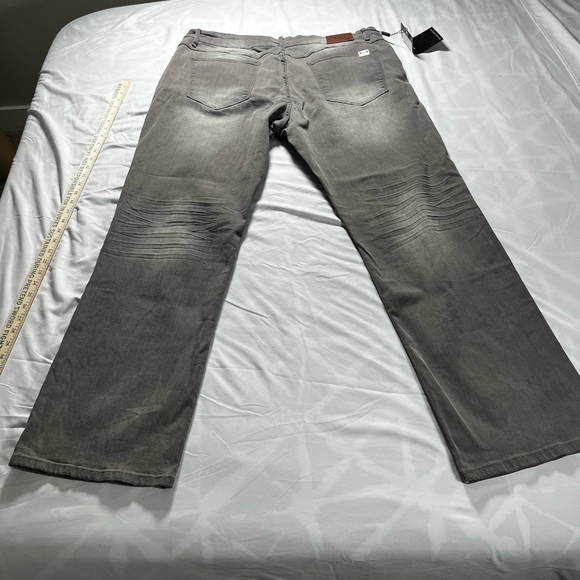 Barbell Men's Relaxed Athletic Fit Jeans - Concrete in color NWT - Picture 10 of 14